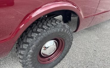Chevrolet-SUBURBAN-4x4-Built-LS-4l60-vintage-air-high-end-b-1972-26