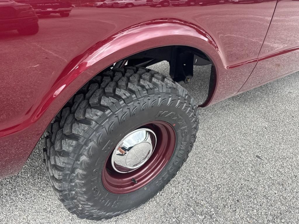 Chevrolet-SUBURBAN-4x4-Built-LS-4l60-vintage-air-high-end-b-1972-26