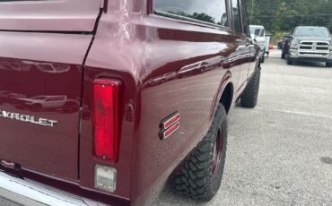 Chevrolet-SUBURBAN-4x4-Built-LS-4l60-vintage-air-high-end-b-1972-29