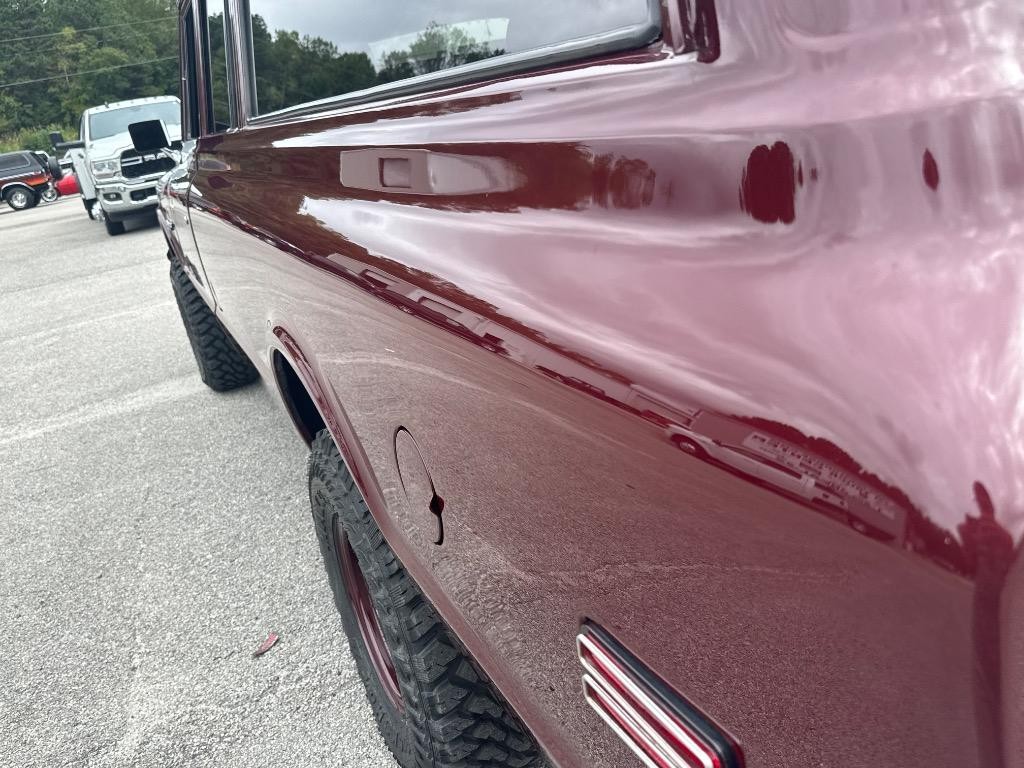 Chevrolet-SUBURBAN-4x4-Built-LS-4l60-vintage-air-high-end-b-1972-31