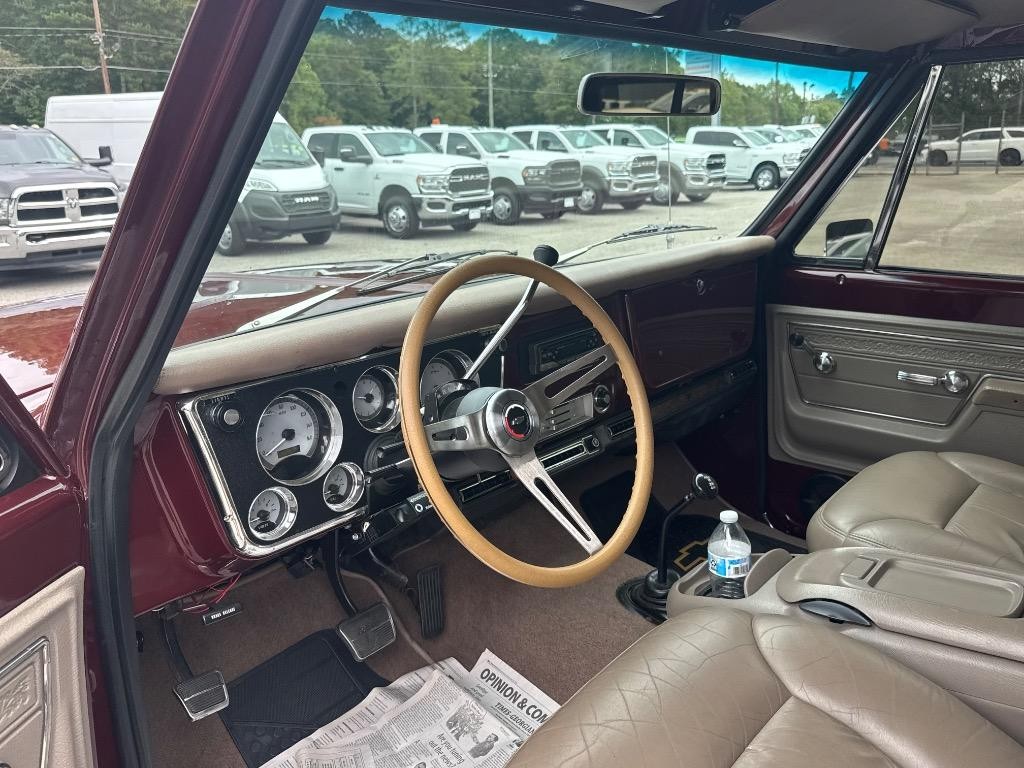 Chevrolet-SUBURBAN-4x4-Built-LS-4l60-vintage-air-high-end-b-1972-33