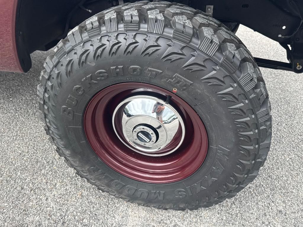 Chevrolet-SUBURBAN-4x4-Built-LS-4l60-vintage-air-high-end-b-1972-8