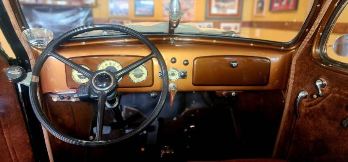 Chevrolet-Sedan-1936-Black-9