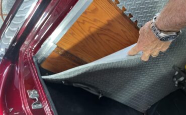 Chevrolet-Sedan-delivery-1957-Candy-wine-silver-Blackred-12