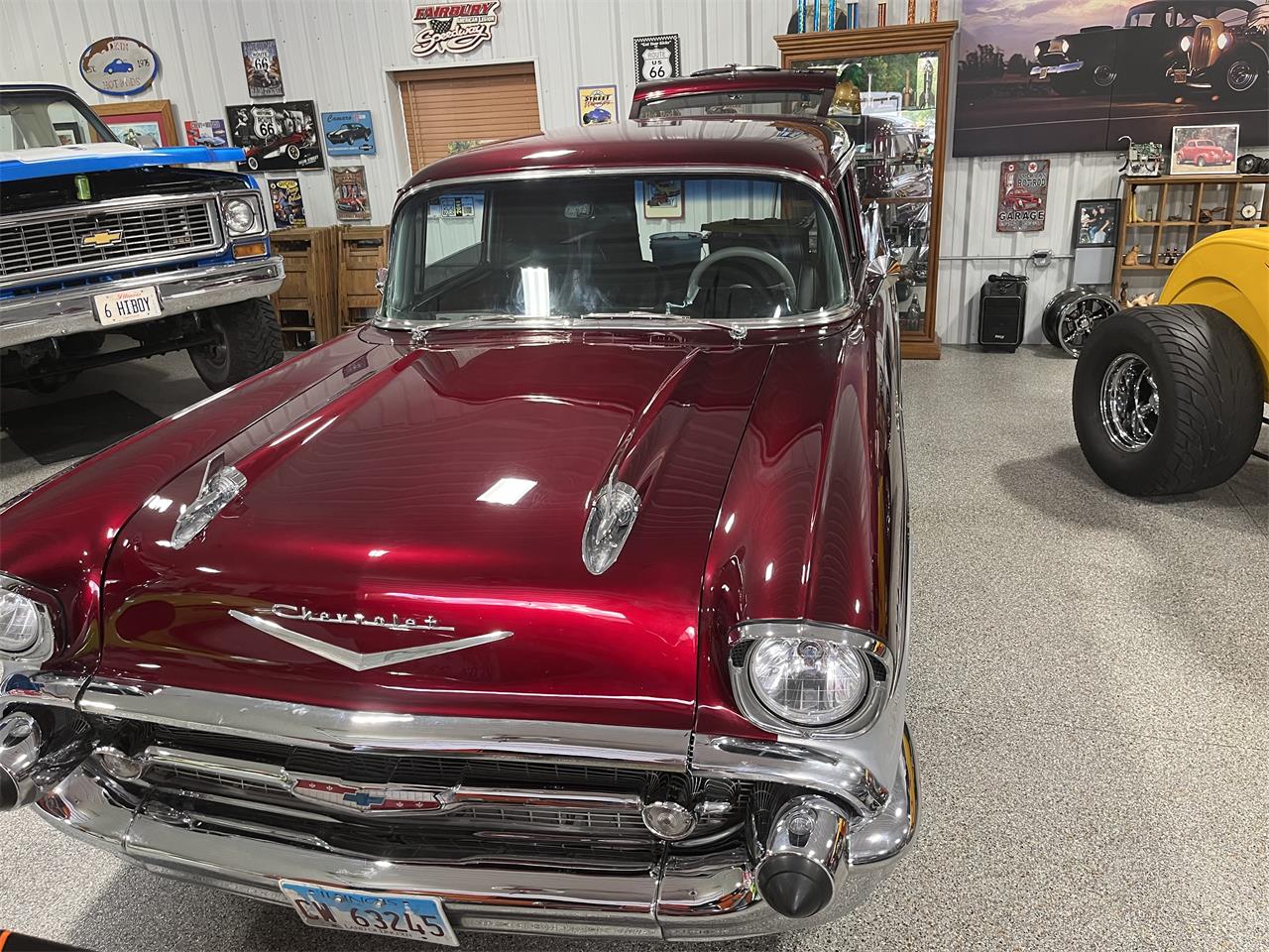 Chevrolet-Sedan-delivery-1957-Candy-wine-silver-Blackred-2