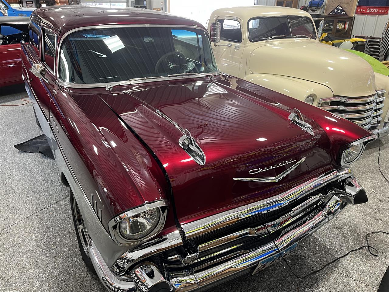 Chevrolet-Sedan-delivery-1957-Candy-wine-silver-Blackred-3