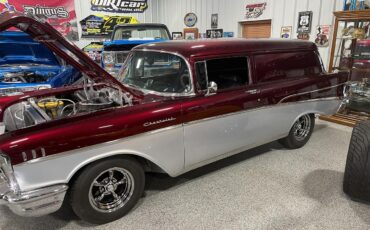 Chevrolet-Sedan-delivery-1957-Candy-wine-silver-Blackred-9