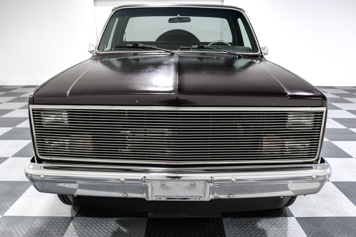 Chevrolet-Silverado-1500-1984-Pickup-Truck-1
