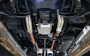Chevrolet-Silverado-1500-1984-Pickup-Truck-21