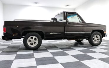 Chevrolet-Silverado-1500-1984-Pickup-Truck-7