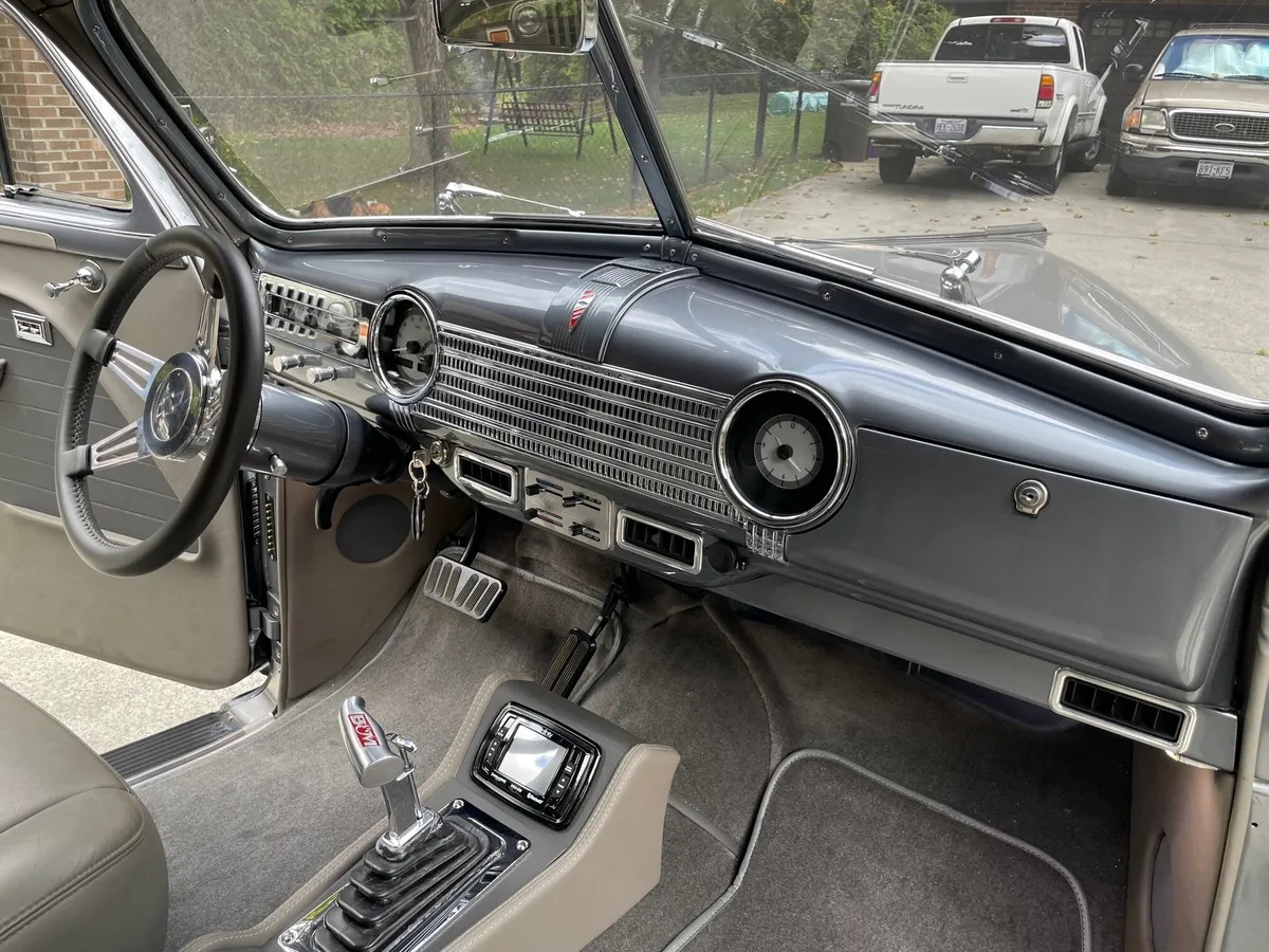 Chevrolet-Special-deluxe-1941-Bmw-Gray-Metal-Flake-Gray-Leather-11