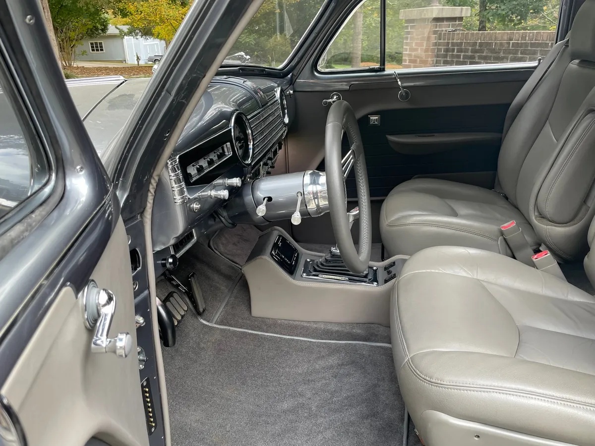 Chevrolet-Special-deluxe-1941-Bmw-Gray-Metal-Flake-Gray-Leather-2