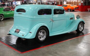 Chevrolet-Standard-1934-Light-Blue-Gray-10