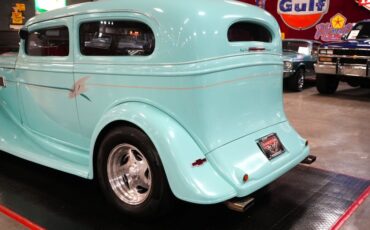 Chevrolet-Standard-1934-Light-Blue-Gray-47