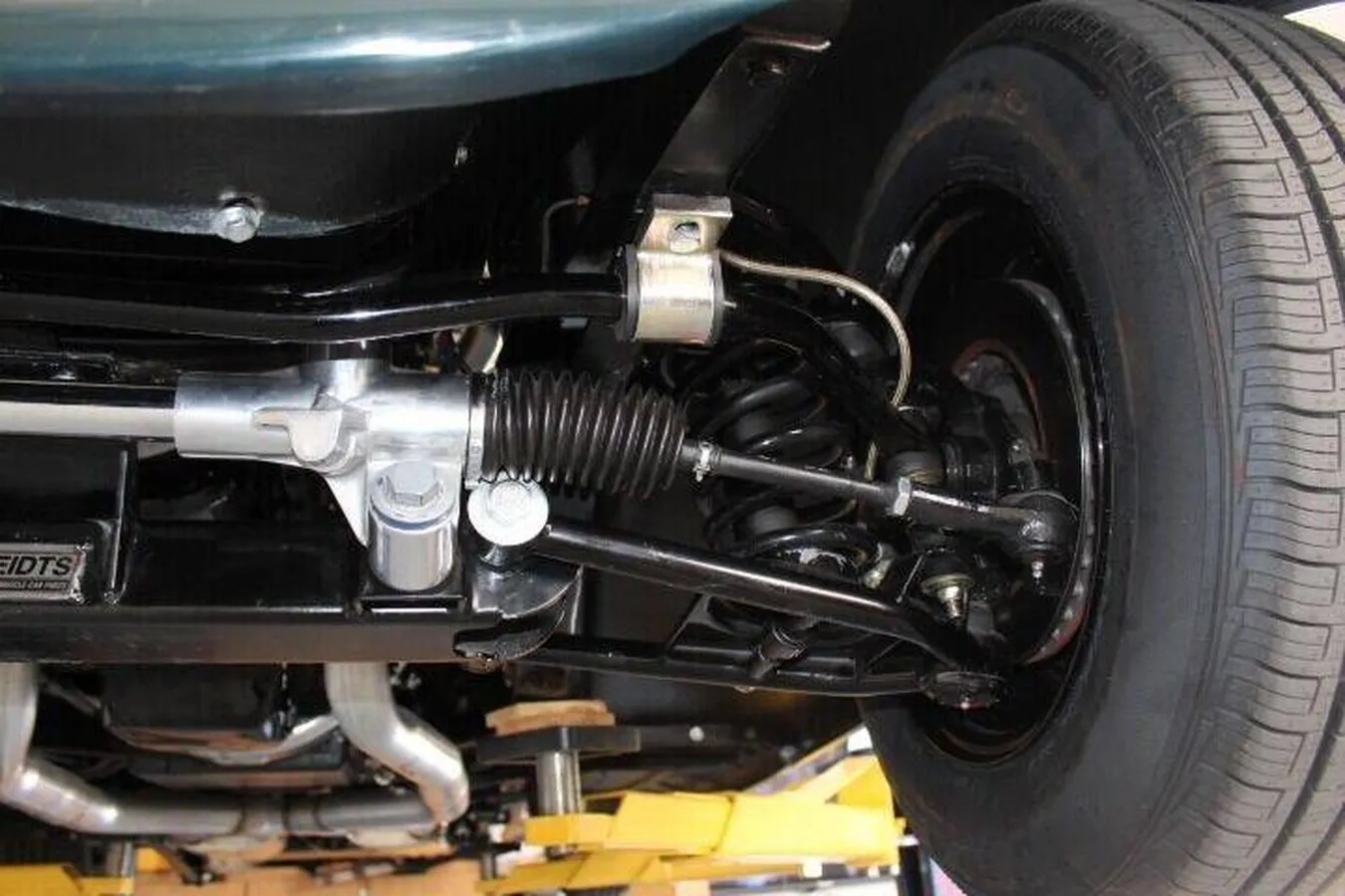 Chevrolet-Standard-1935-Emerald-Green-Beige-1