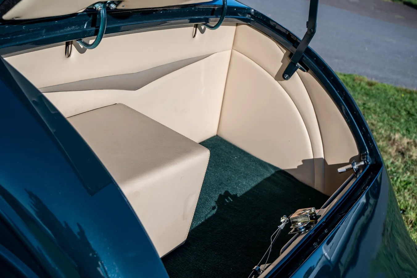 Chevrolet-Standard-1935-Emerald-Green-Beige-5