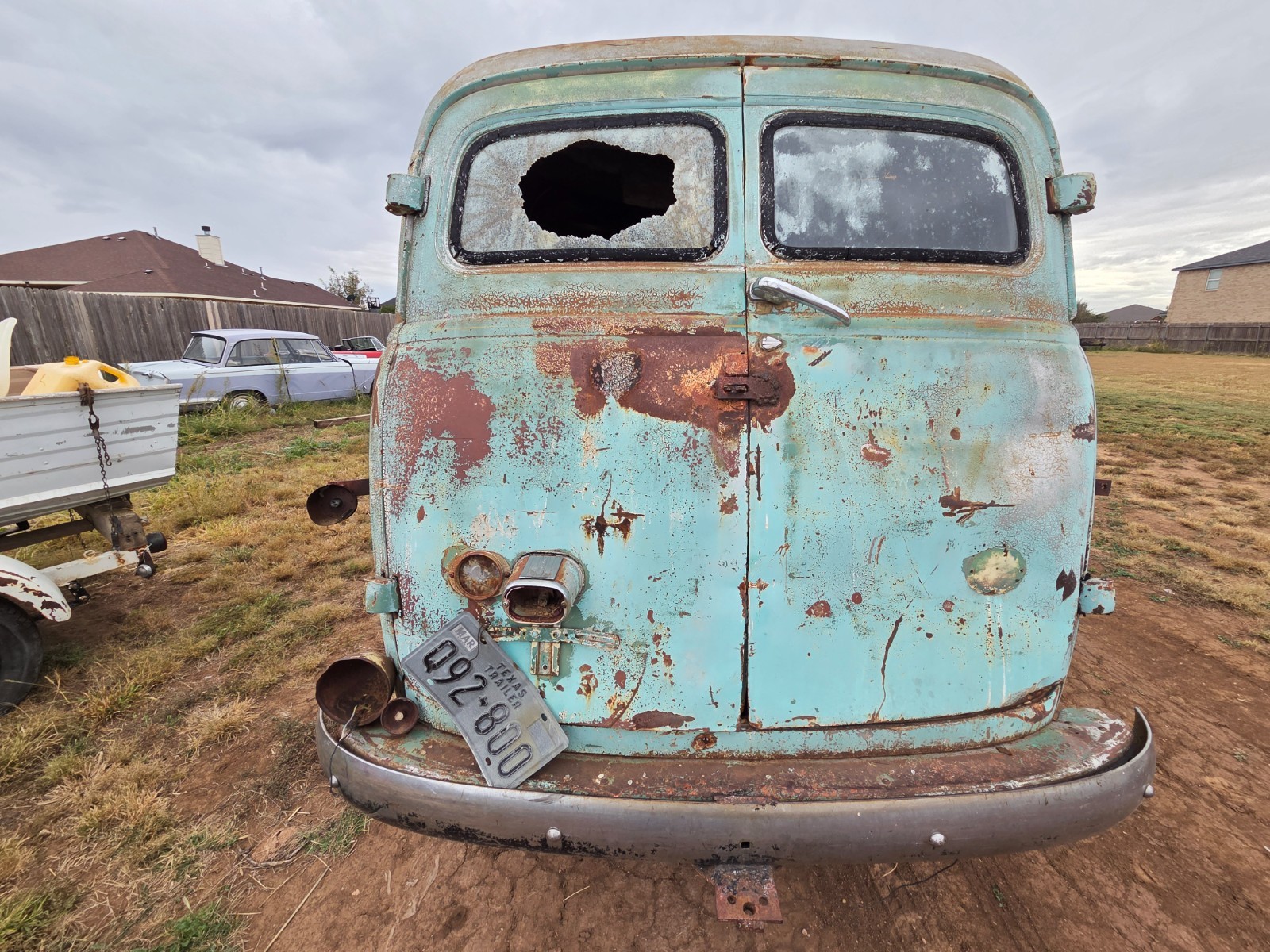 Chevrolet-Suburban-1949-SUV-14