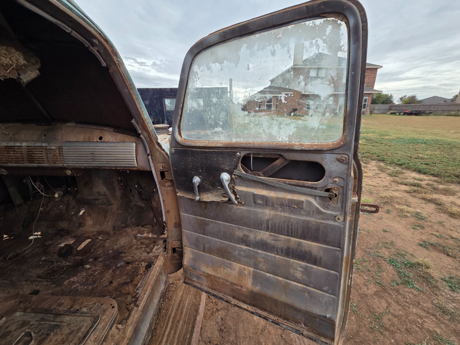 Chevrolet-Suburban-1949-SUV-23