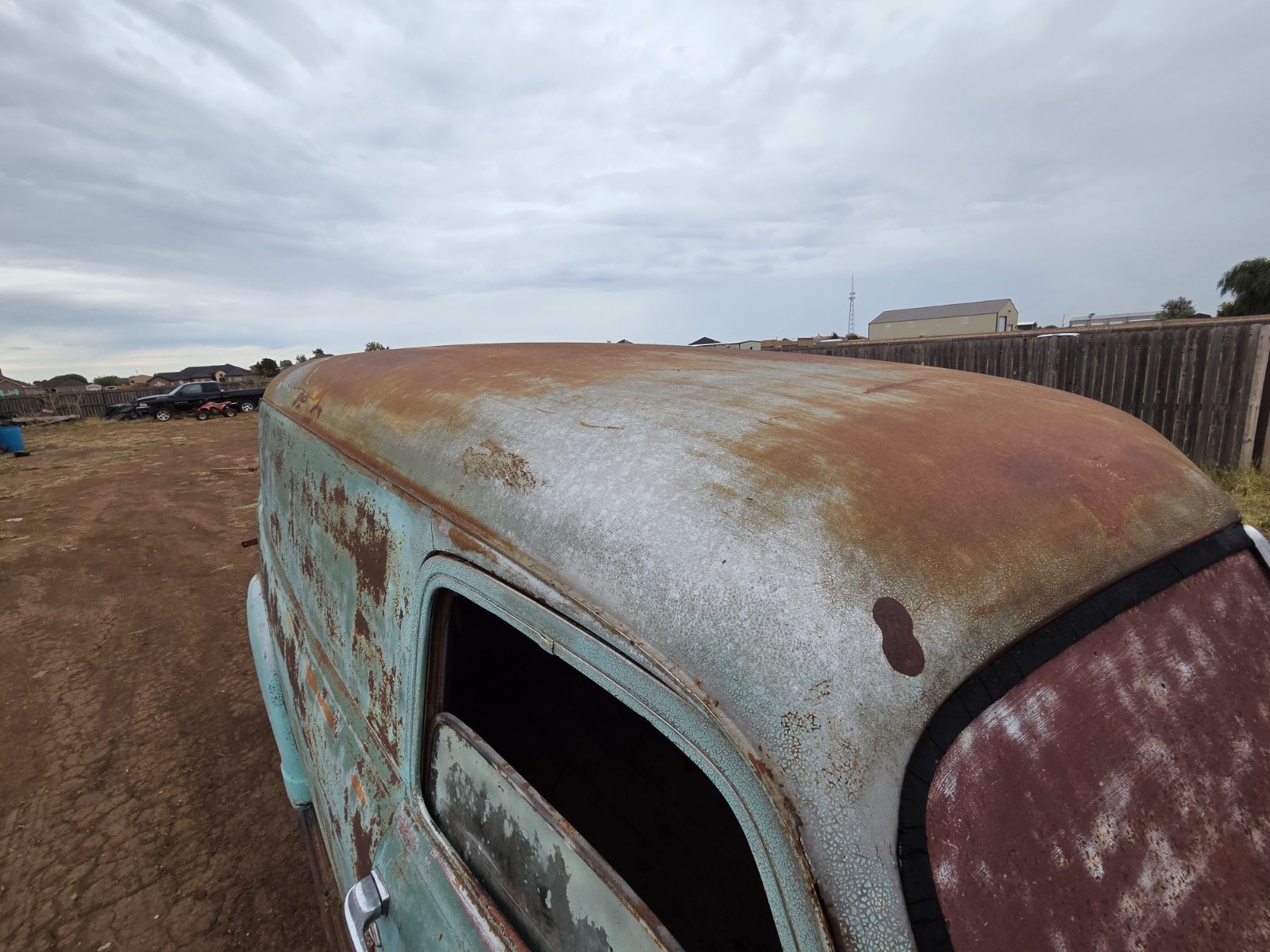 Chevrolet-Suburban-1949-SUV-24