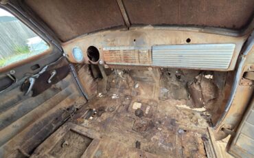 Chevrolet-Suburban-1949-SUV-30