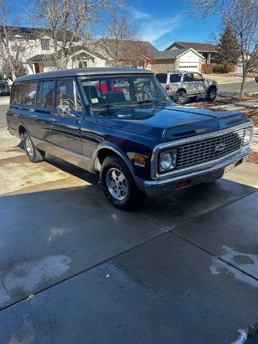 Chevrolet-Suburban-1971-Blue-4