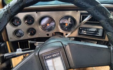 Chevrolet-Suburban-1987-11