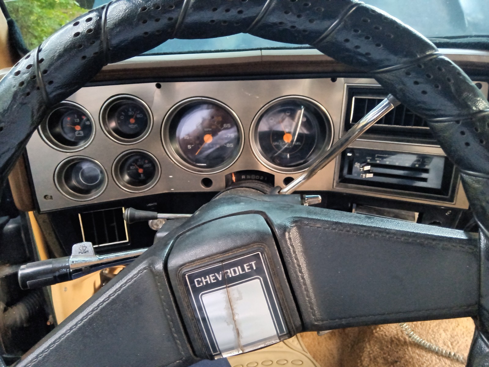 Chevrolet-Suburban-1987-11