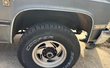 Chevrolet-Suburban-1987-Grey-Blue-19