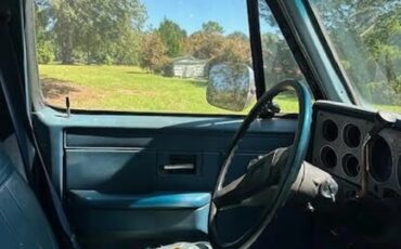 Chevrolet-Suburban-1987-Grey-Blue-3