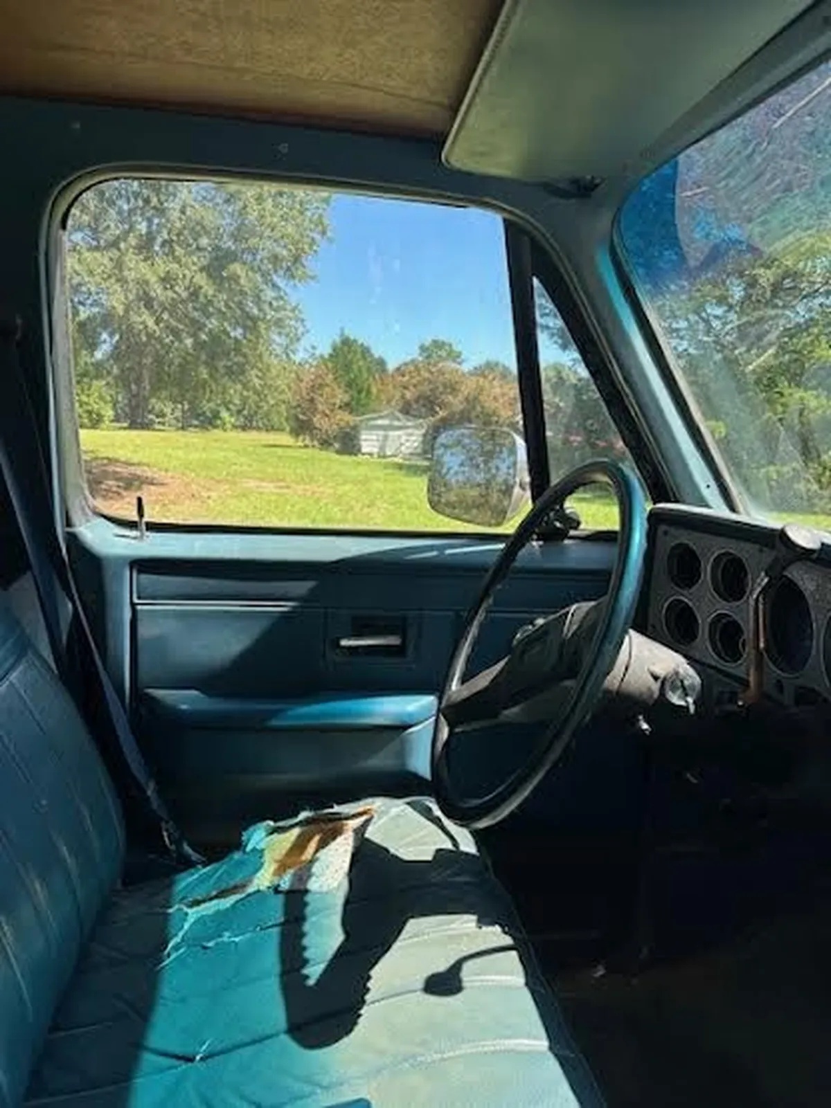 Chevrolet-Suburban-1987-Grey-Blue-3