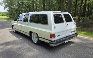 Chevrolet-Suburban-1991-SUV-2