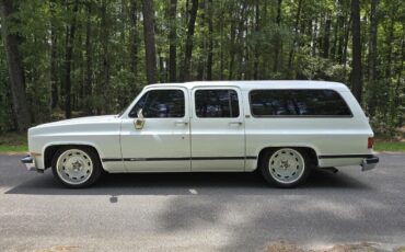 Chevrolet-Suburban-1991-SUV-4