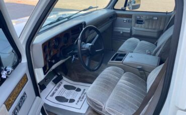 Chevrolet-Suburban-1991-SUV-7