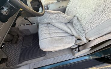 Chevrolet-Suburban-1993-SUV-24