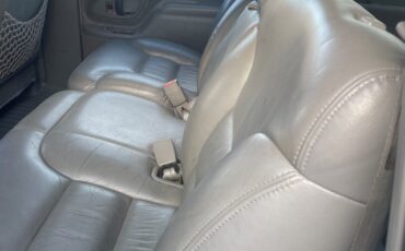 Chevrolet-Suburban-1996-SUV-12