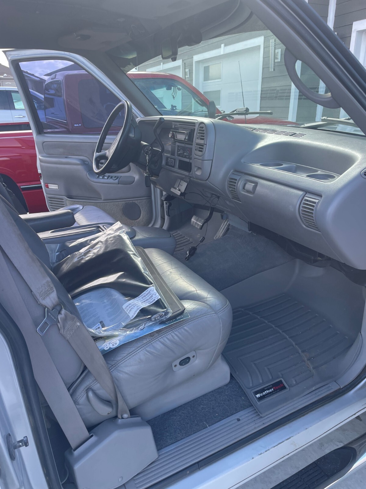 Chevrolet-Suburban-1996-SUV-15