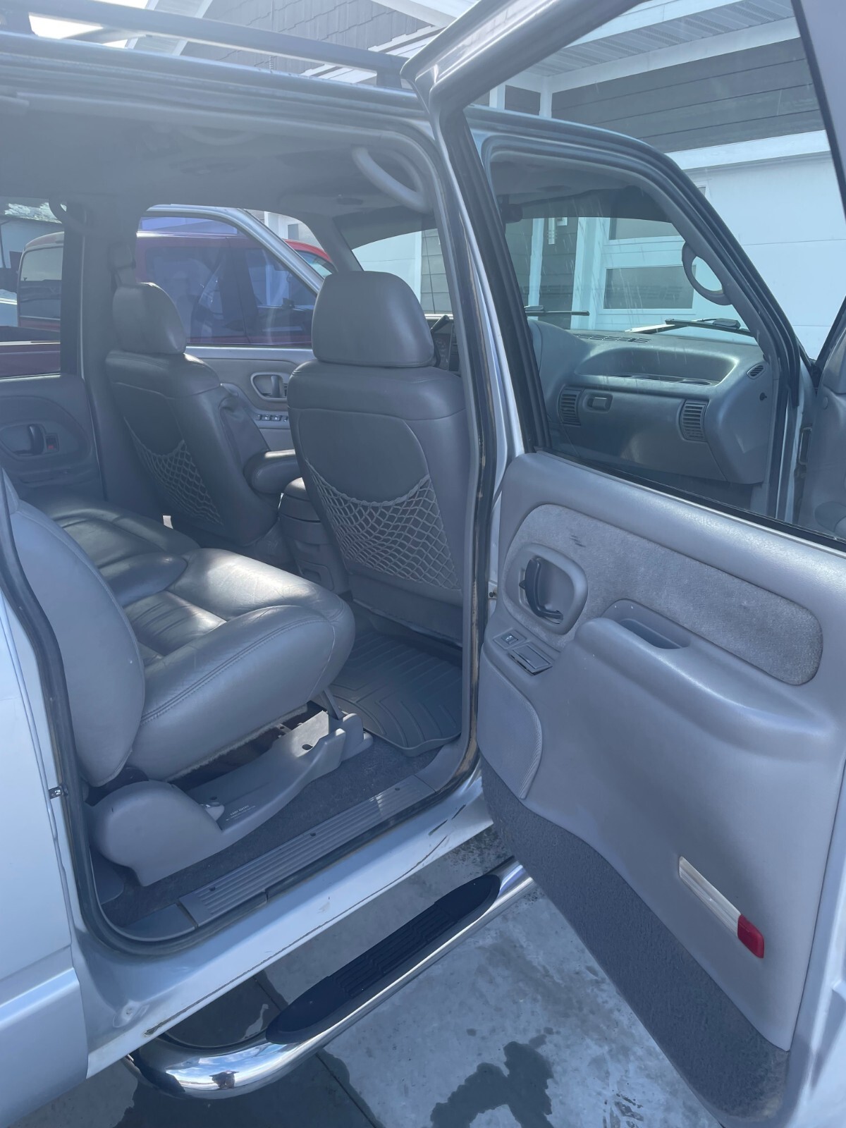 Chevrolet-Suburban-1996-SUV-16