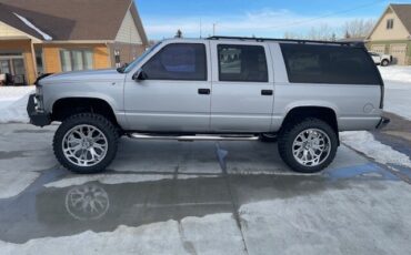 Chevrolet-Suburban-1996-SUV-2