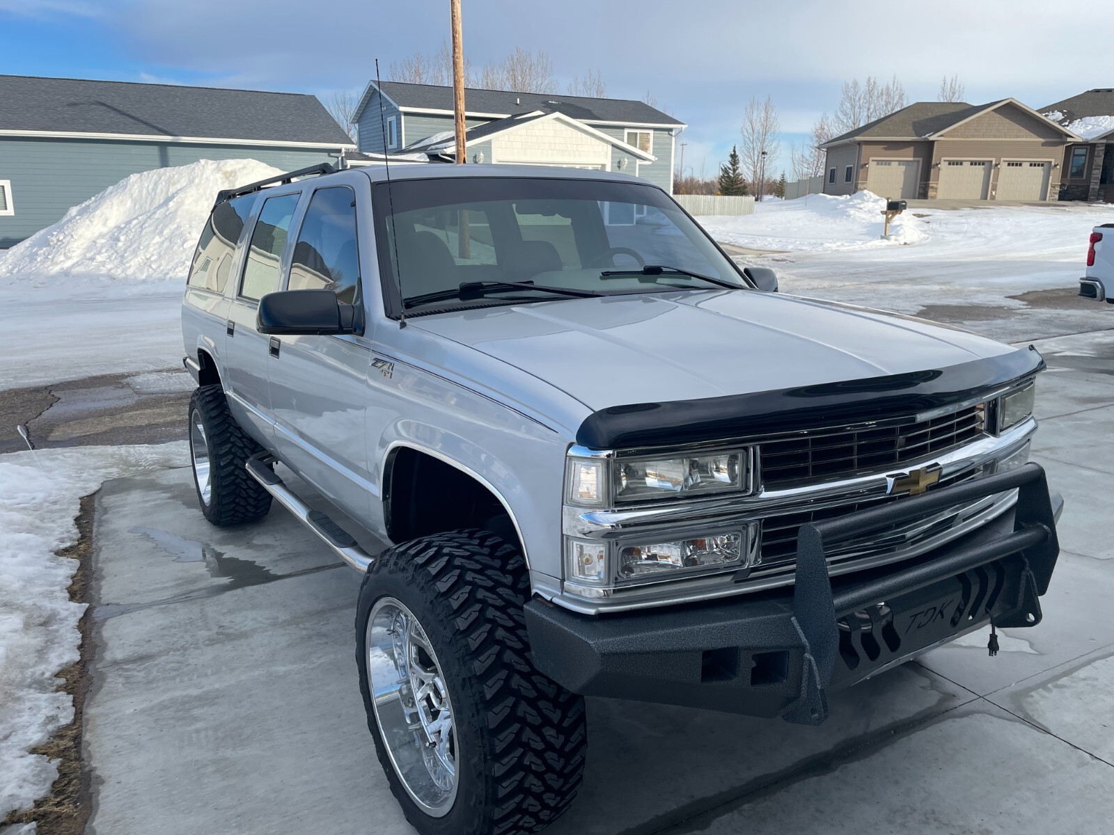 Chevrolet-Suburban-1996-SUV-6