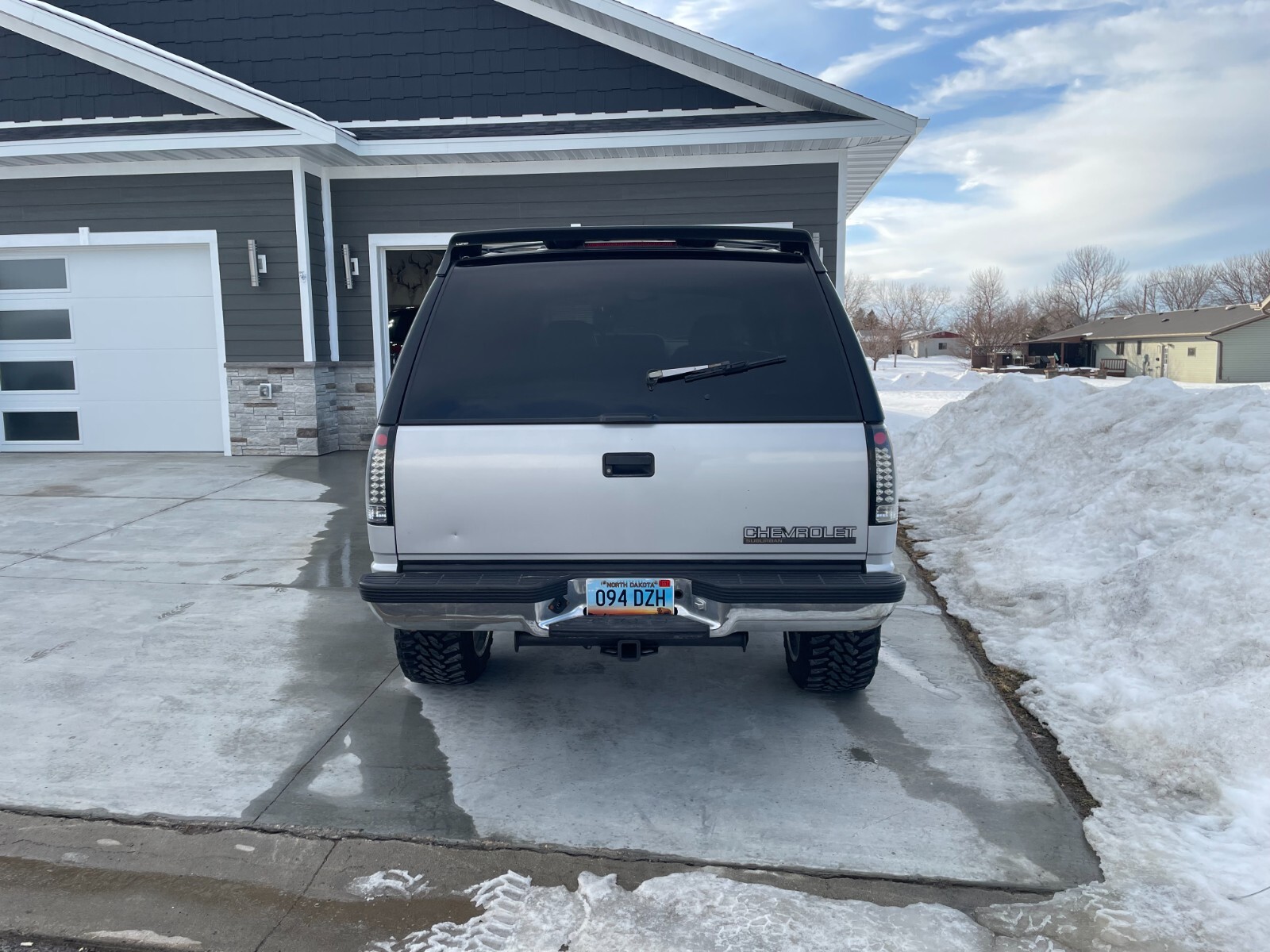 Chevrolet-Suburban-1996-SUV-8
