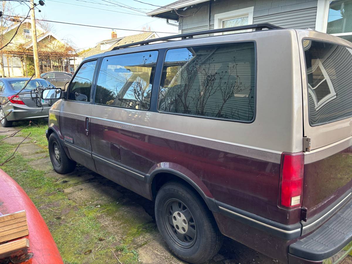 Chevrolet-astro-1993-brown-3