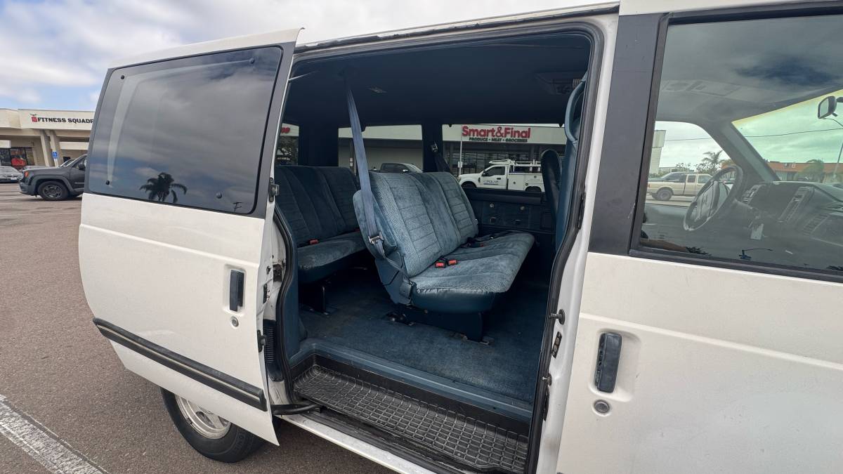 Chevrolet-astro-van-1994-white-3