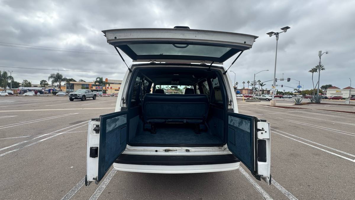 Chevrolet-astro-van-1994-white-4