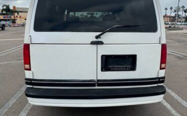 Chevrolet-astro-van-1994-white-6