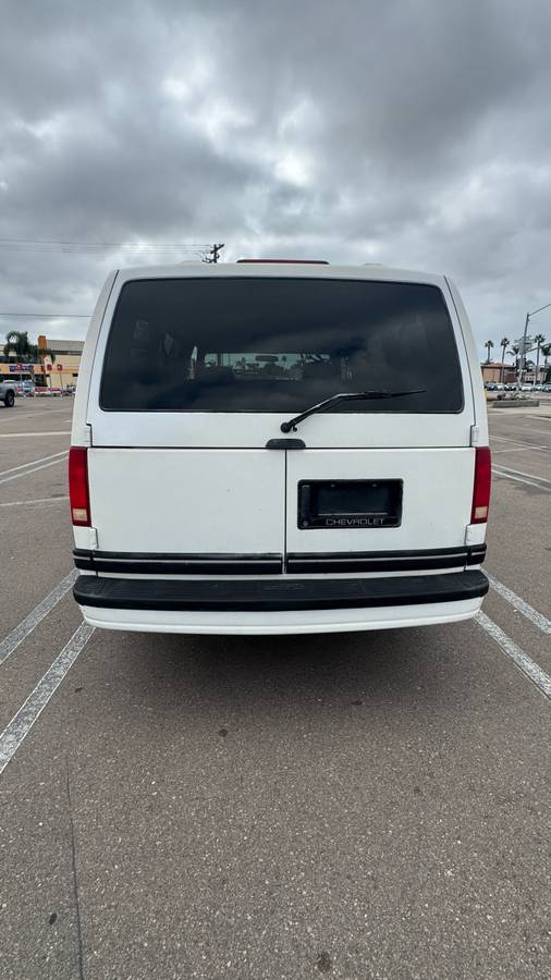 Chevrolet-astro-van-1994-white-6