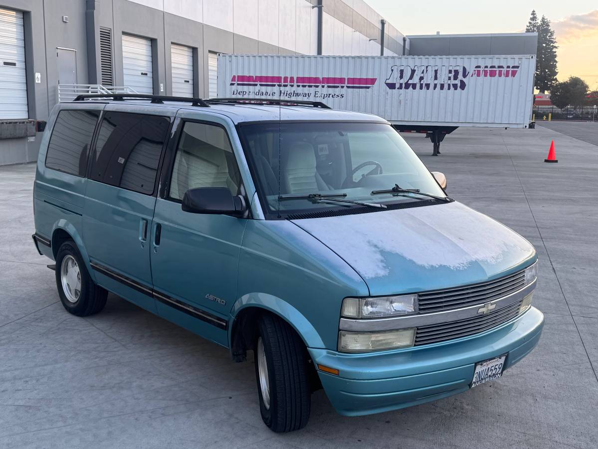 Chevrolet-astro-van-1995-1
