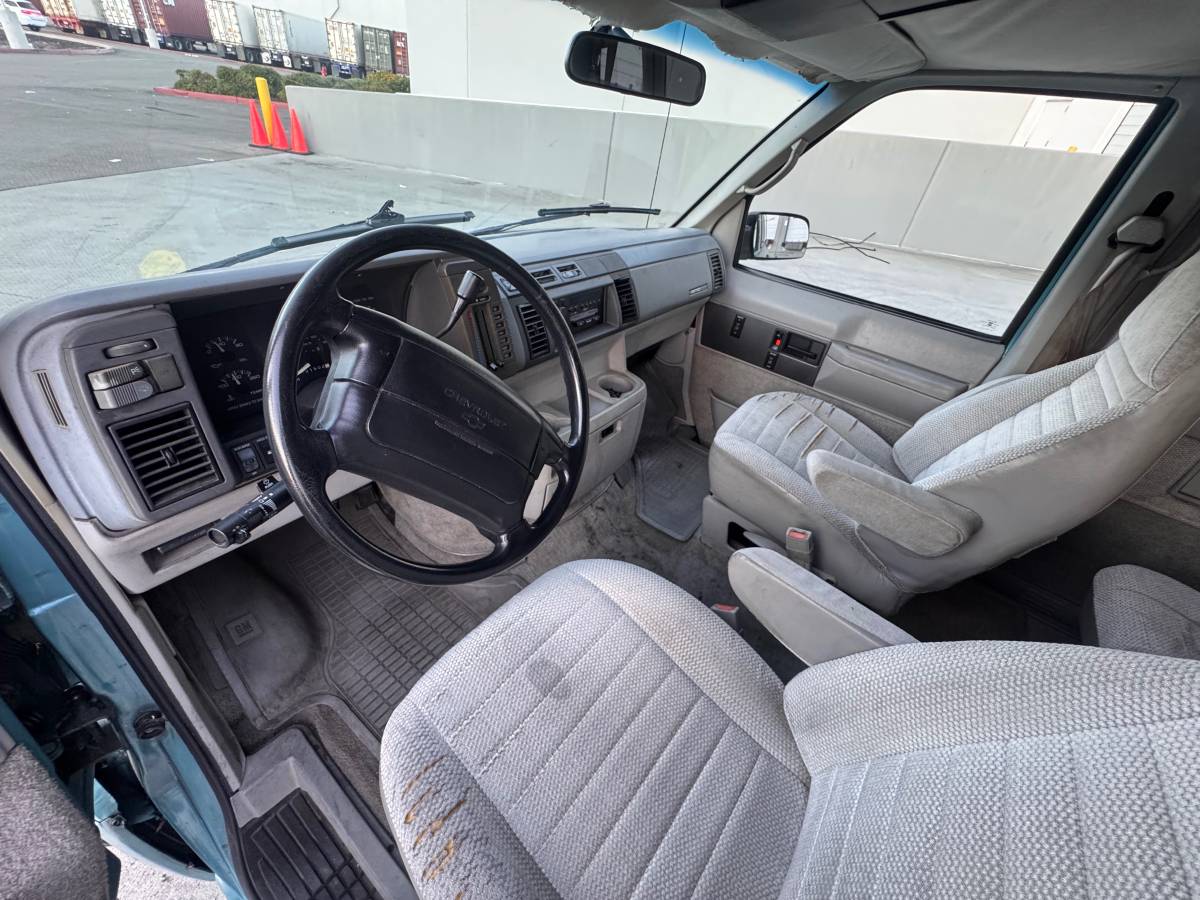 Chevrolet-astro-van-1995-8