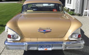 Chevrolet-bel-air-4-door-sedan-1958-custom-8