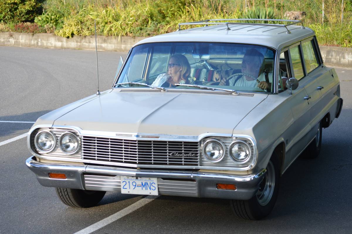 Chevrolet-bel-air-wagon-1964-white