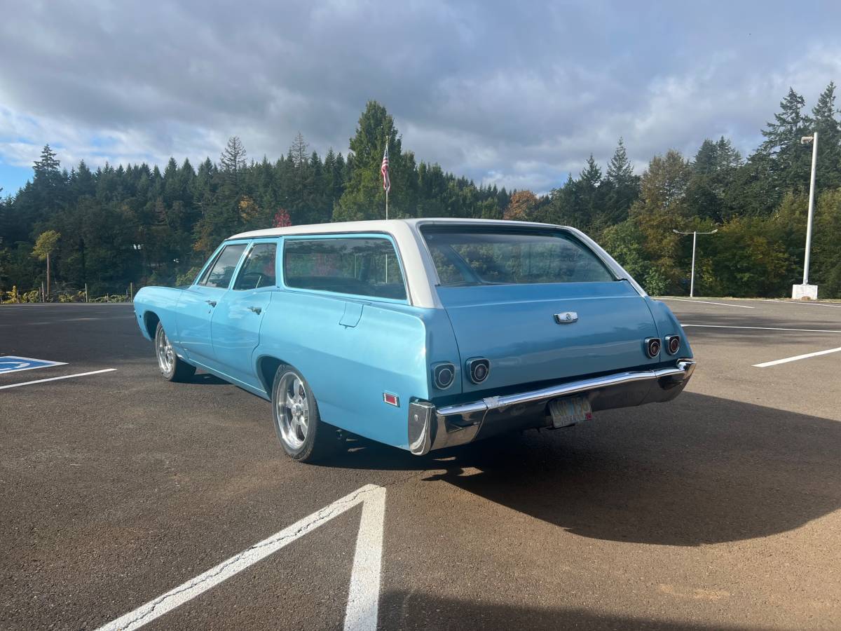 Chevrolet-bel-air-wagon-1968-blue-12